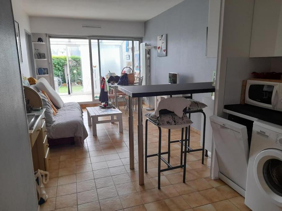 F1 véranda jardinet en résidence front de mer Bernières-sur-Mer Exterior foto